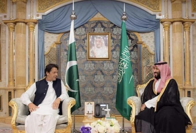पाकिस्‍तान को दोस्‍त सऊदी अरब ने दिया बड़ा झटका पाकिस्‍तान डिफॉल्टर