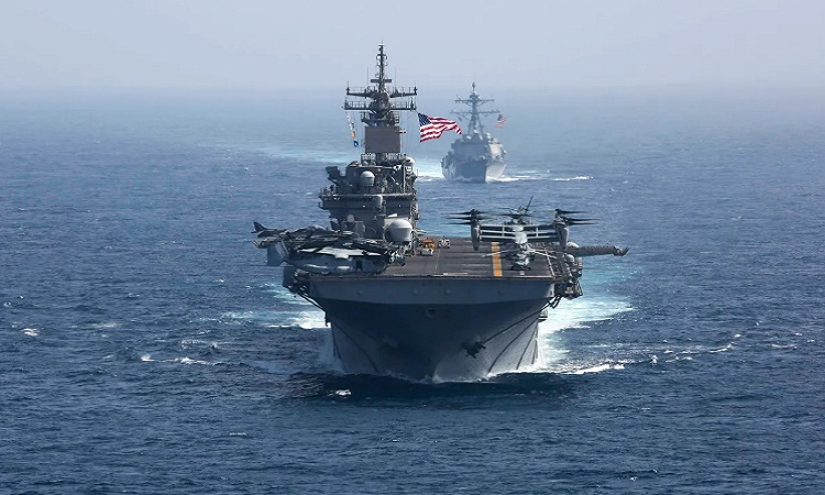 Massive Armada Towards Iran: ईरान की ओर बढ़ते युद्धपोत, वेनेजुएला से बड़ा प्लान; ट्रंप का दबाव, डील या टकराव