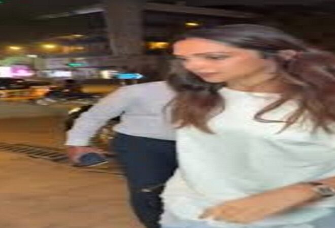 Deepika Padukone Night Out: रणवीर सिंह के बिना नाइट आउट पर निकलीं दीपिका पादुकोण, स्टाइलिश लुक ने खींचा ध्यान