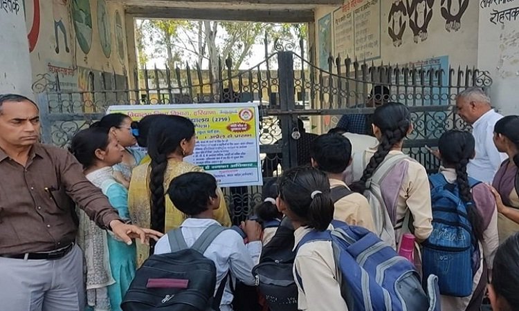 Theft in Rohtak Govt School