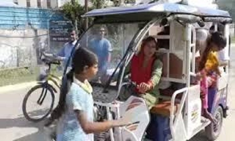 First Woman E Rickshaw Driver