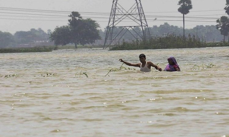 Ganga River Water Level: गंगा ने धारण कर लिया है विकराल रूप, खतरे के निशान से ऊपर बह रही नदी, 100 से अधिक गांव प्रभावित