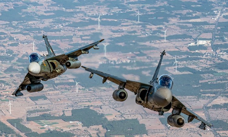 Army New Fighter Jets: 67,000 करोड़ में कौन से 97 ‘फाइटर’ खरीदने को तैयार इंडियन एयरफोर्स, हल्के वजन में कारगर लड़ाकू विमान